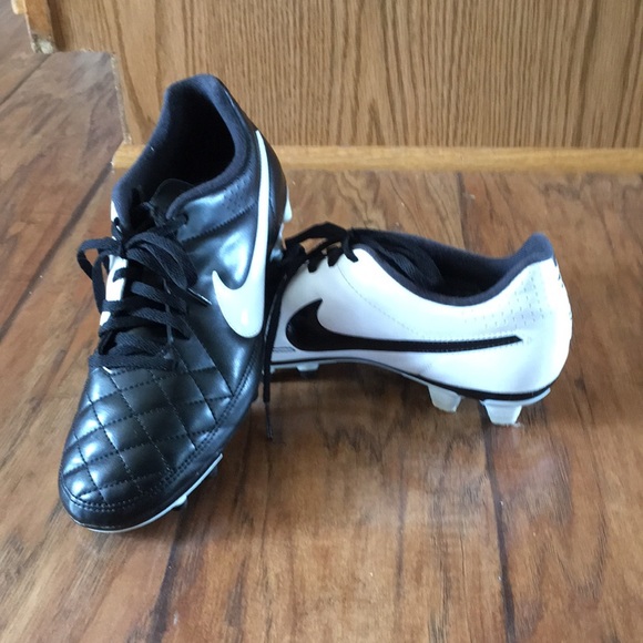 Boys Nike Tempo Cleats - Picture 2 of 6